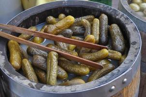 pepinos cucumis sativus verduras comida vegetariana preparada foto