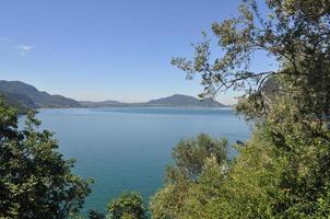 vista del lago iseo foto