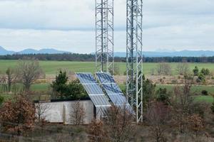 panel solar sunpower de alta eficiencia para la electricidad del sistema doméstico, campo de España foto