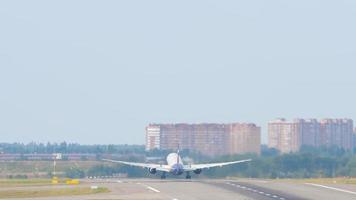 Boeing 777 airliner departing from Moscow video