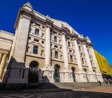 hdr bolsa de valores de milán en milán foto