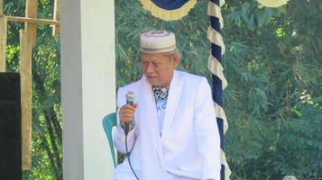 regencia de cianjur, indonesia, 6-16-21-conferencia de líder religioso