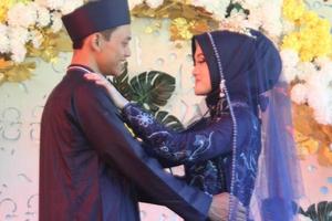 novia musulmana indonesia romántica foto