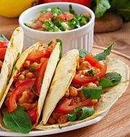 Tacos with chicken and bell peppers