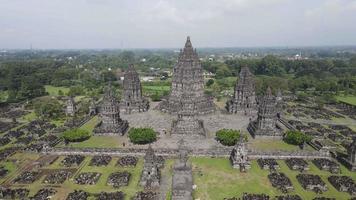 Flygfoto hinduiska tempel prambanan i Yogyakarta, Indonesien. video