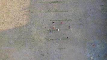 stadio verde di vista aerea nella città di klaten, indonesia. video