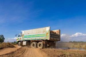 Truck soil to dust photo