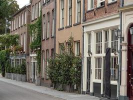 zutphen en el río ijssel en los países bajos foto