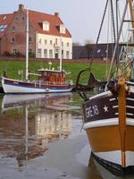 Greetsiel en la costa alemana del Mar del Norte foto