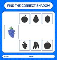 encuentra el juego de sombras correcto con blueberry. hoja de trabajo para niños en edad preescolar, hoja de actividades para niños vector