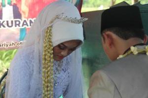 Beautiful Indonesian Muslim bride. photo