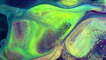 astratto colorato galattico sacrale liquido onde inchiostro texture di sfondo. video