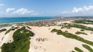 hermosa imagen aérea de dunas en la ciudad natal, rio grande do norte, brasil. foto