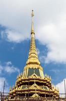 pagoda dorada de mantenimiento. foto