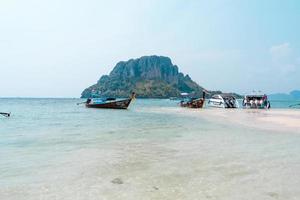 paisajes marinos e islas tropicales en krabi foto