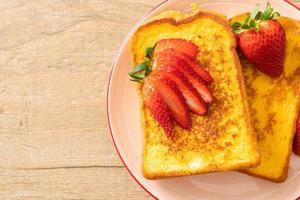 french toast with fresh strawberry photo