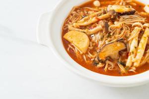 Stir-fried Spicy Mushroom with Tom Yum Soup