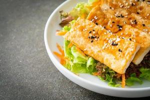 teriyaki tofu salad with sesame photo