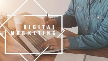 la idea de la tecnología de marketing digital en línea. aumentar la eficiencia de los mecanismos de marketing digital. SEO publicidad. foto