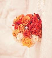 ramo de novia con rosas foto