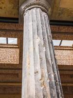 columna bombardeada hdr en berlín foto