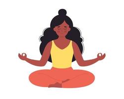 mujer negra meditando en posición de loto. estilo de vida saludable, yoga, relajación, ejercicio de respiración vector