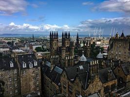 una vista de edimburgo en escocia foto