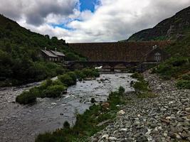 una vista de la presa en el valle de elan foto