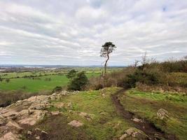 una vista de la campiña de shropshire en haughmond hill foto