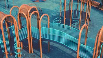 leerer Spielplatz im Park video