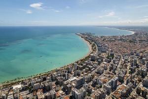 vista aérea de playas en maceio, alagoas, región noreste de brasil. foto