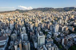 vista aérea de la ciudad de belo horizonte, en minas gerais, brasil. foto