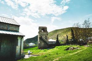 hermosa basílica de bolnisi sioni, antigua iglesia famosa y monasterio en bolnisi foto