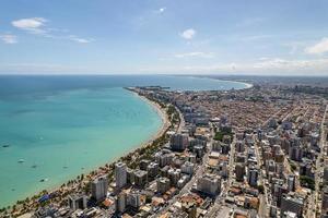 vista aérea de playas en maceio, alagoas, región noreste de brasil. foto