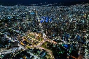 vista aérea de la ciudad de belo horizonte en la noche, minas gerais, brasil. foto