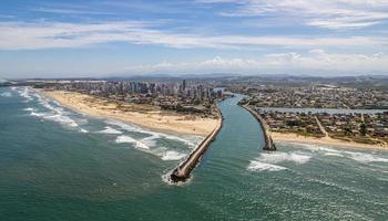 vista aérea de torres, rio grande do sul, brasil. ciudad costera en el sur de brasil. foto