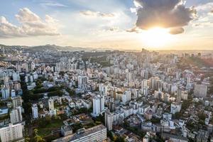 vista aérea de la ciudad de belo horizonte, en minas gerais, brasil. foto