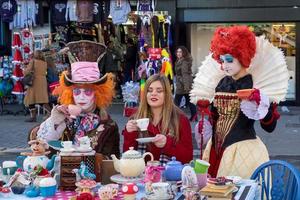 Londres, Reino Unido. 2015. fiesta del té del sombrerero loco en camden lock foto