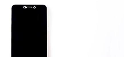 pantalla negra del dispositivo smartphone con fondo blanco. adecuado para la promoción de la empresa y la industria telefónica, telón de fondo, afiche, publicidad tecnológica, etc. foto