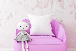 Mockup de almohada silla rosa para niños-01