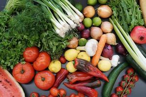 frutas y verduras organicas variadas foto