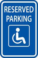 signo de estacionamiento reservado accesible sobre fondo blanco vector