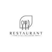 logo de comida con cuchara, tenedor y cuchillo. diseño de logotipo de restaurante vector