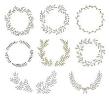 conjunto dibujado a mano de coronas y laureles. elementos decorativos circulares