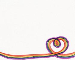 concepto de textura de acuarela del mes del orgullo lgbt. Dibujar a mano la bandera del arco iris en forma de corazón aislar sobre fondo blanco. foto