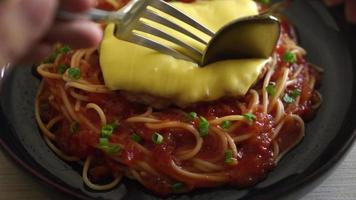 salsa de tomate espagueti con hamburguesa y queso video