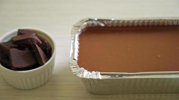 Schokoladenkuchen mit weicher Ganache oder Schokoladenfondantkuchen video