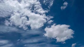 nuages blancs et ciel video