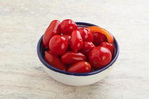 tomate rojo marinado - vitaminas en escabeche foto