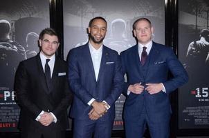 los angeles 5 de febrero, alec skarlatos, anthony sadler, spencer stone en el estreno mundial 15,17 to paris en el estudio warner brothers el 5 de febrero de 2018 en burbank, ca foto